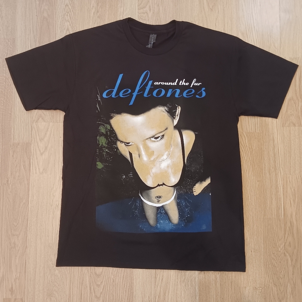 Brand new without tags deftones graphic band tee LG
